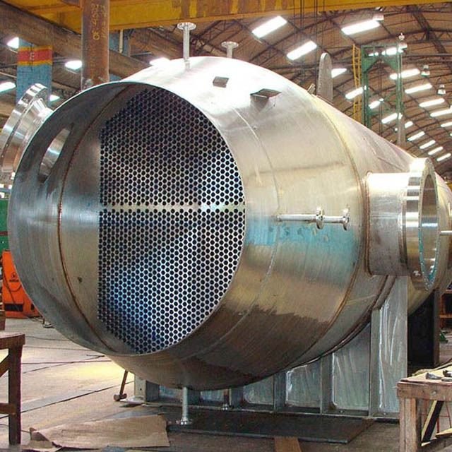 Trocador de calor em inox na oficina